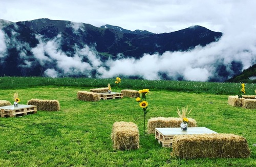 Prats Cabin | Book the entire Borda del Pi just for you 𓃵 𓃹𓅂