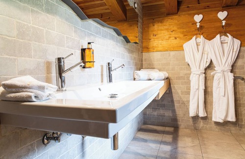 Prats Cabin | Book the entire Borda del Pi just for you 𓃵 𓃹𓅂
