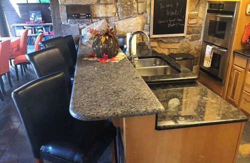 Lawton Villa | Book the Lodge-Pool-hot tub 4 king,14 bed, dine 24