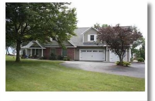 Town of Varick House | Book this Beautiful Cayuga Lake Front Home this fall and save!