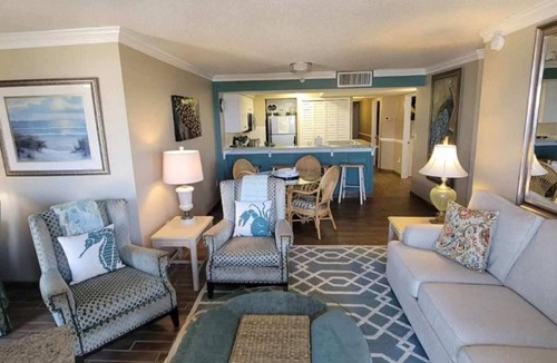 Myrtle Beach Condo | Book your 2026 beach vacation ☆ Our 15th year on Vrbo! ♡ Prime area 77th Ave N