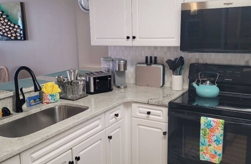 Myrtle Beach Condo | Book your 2026 beach vacation ☆ Our 15th year on Vrbo! ♡ Prime area 77th Ave N