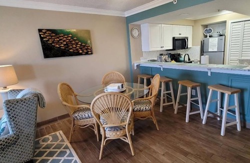 Myrtle Beach Condo | Book your 2026 beach vacation ☆ Our 15th year on Vrbo! ♡ Prime area 77th Ave N