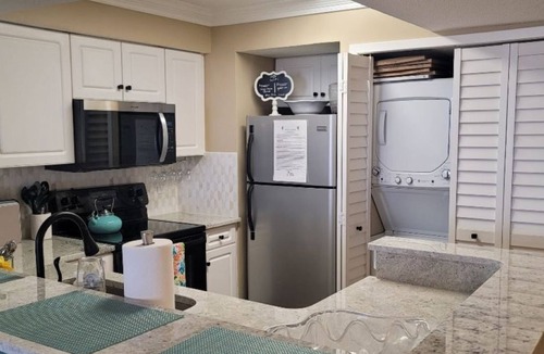 Myrtle Beach Condo | Book your 2026 beach vacation ☆ Our 15th year on Vrbo! ♡ Prime area 77th Ave N