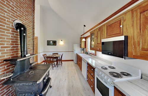Cherryfield House | Book your 2026 stay with us and score a FREE $100 gas gift card!