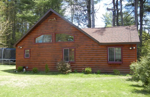 Gloversville Cottage | Book your Adirondack Getaway Now!