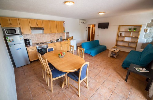 Seget Donji House | Book your holidays in typical Dalmatian Stone House for 10 Persons
