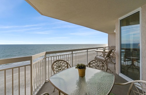 Crescent Beach Condo | Book your next family vacation at this beautiful beach front condo!