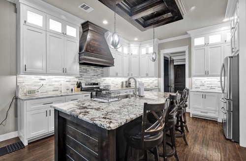 Amarillo House | Book your next weekend getaway or family gatherings here!
