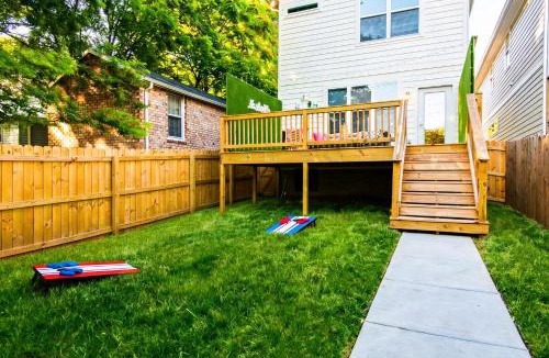 North Nashville House | Booking Fast 12 Beds Large Yard Free Parking