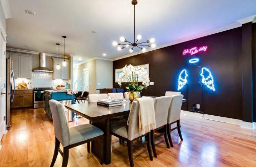 North Nashville House | Booking Fast 12 Beds Large Yard Free Parking