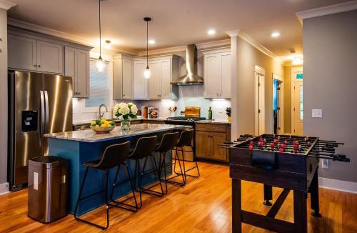 North Nashville House | Booking Fast 12 Beds Large Yard Free Parking
