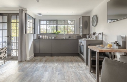 Pattiswick Apartment | Booking Urban at Halstead