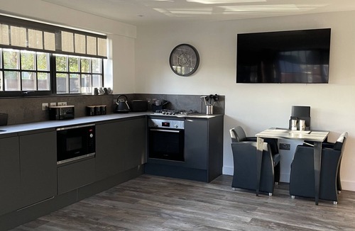 Pattiswick Apartment | Booking Urban - Halstead