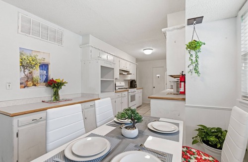 Norman House | Boomer Sooner Retreat Heated Pool 5 Mins to OU