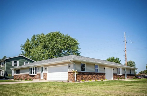 Janesville House | Boomerang Home Rentals #13-RA