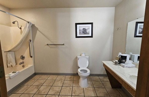Drumright Hotel | Boomtown Inn