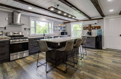 Himrod House | Boondock Retreat, pet friendly 4 bedroom home with EV charger