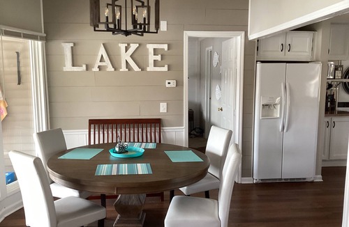 Piney Flats House | Boone Dockers-3 bed/2 bath lake front house with amazing views/lake access.