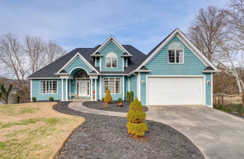 Piney Flats House | Boone Lake Getaway 6 Mi to Bristol Speedway!