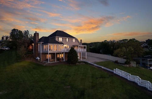 Piney Flats House | Boone Lake Haven with kayaks