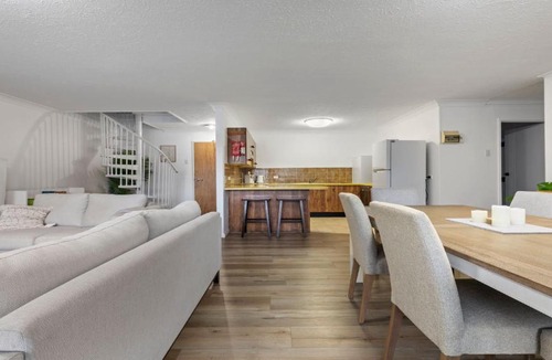 Hawks Nest House | Booneroo At Its Best