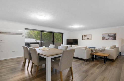 Hawks Nest House | Booneroo At Its Best