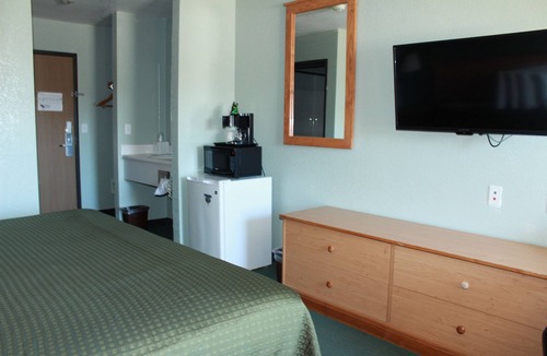 Pineville Hotel | Booneslick Lodge Jane