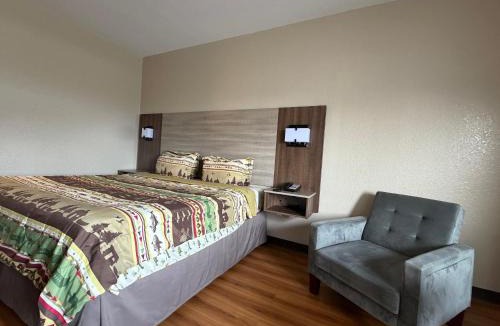 Neosho Hotel | Booneslick Lodge - Neosho