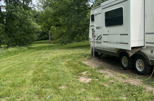 Athens House | Boonies disc golf course