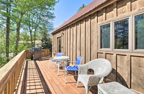 Boothbay Harbor House | Boothbay Harbor Cabin with Spacious Deck and Yard!