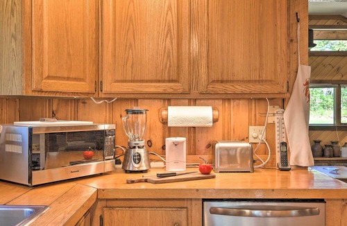 Boothbay Harbor Cabin | Boothbay Harbor Cabin w/Spacious Deck & Yard!