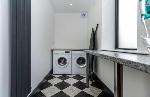 Wakefield House | BOOTique House - Luxury Group Accommodation in Wakefield