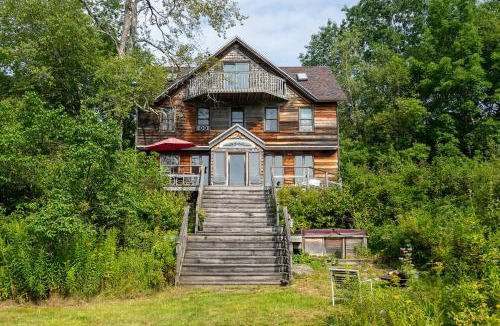 Andes House | Bootleg Hollow