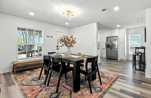 Fort Worth Cultural District House | Boots & Bedrolls - Walkable to Fort Worth's Dickies Arena.