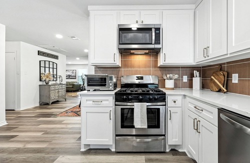 Fort Worth Cultural District House | Boots & Bedrolls - Walkable to Fort Worth's Dickies Arena.