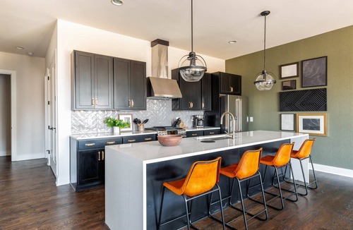 Edgehill House | Boots & Broadway - 2 Units - Mins to Broadway