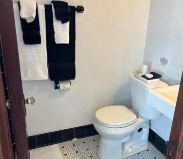 Carthage Hotel | Boots Court Motel