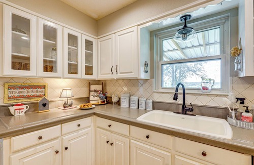 Valley Mills House | Boqsue River Valley Views! 3-Acre Country Home