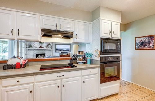Valley Mills House | Boqsue River Valley Views! 3-Acre Country Home
