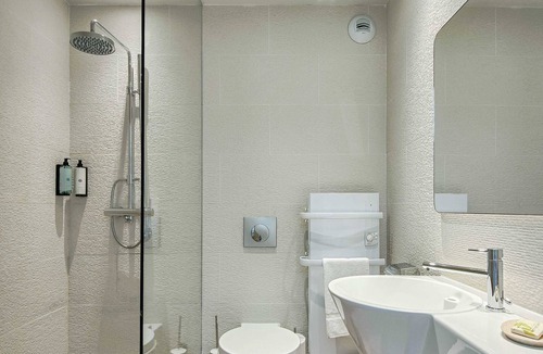 Hyeres Hotel | Bor Hôtel & Restaurant - Plage privée