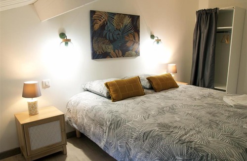 Vic-le-Comte House | Bord de de la Comté