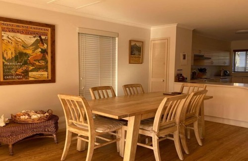 Surf Beach Apartment | Bos'n's on Wimbie Beach