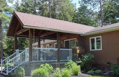 Algonquin Highlands Cottage | Boshkung Beach Paradise - Luxury 5BR Waterfront Cottage w/ Amazing Views