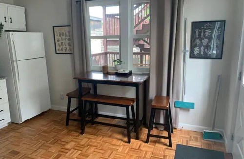 Spring Hill Condo | Boston 2bd King Bed near Harvard, MIT, subway near Boston. On-site free Parking