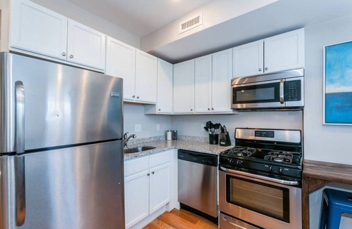 Highland Park Condo | Boston Apartment | near T