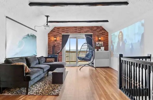 Winthrop Apartment | Boston Beach Pad