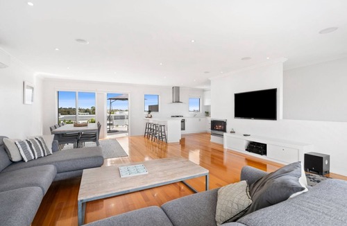 Torquay House | Boston Central 32a
