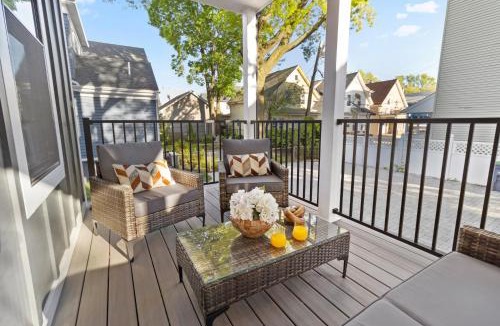 East Somerville Apartment | Boston Charm 2BR2BTH/8 Minutes to Boston