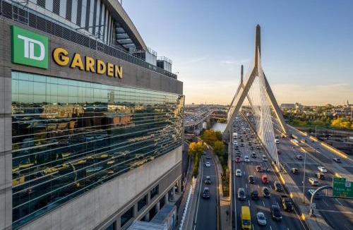 Thompson Square - Bunker Hill Apartment | Boston Condo With FREE Parking